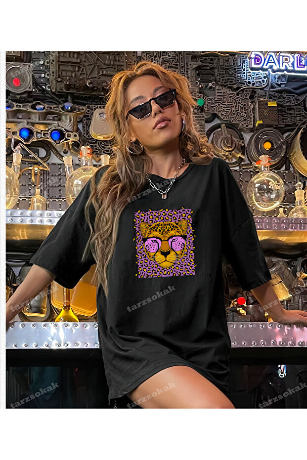 Leopard Patterned Leopard - 1