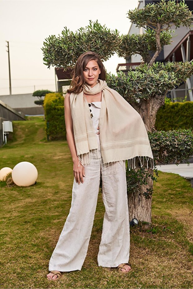 وشاح من الكتان بحدود - 1