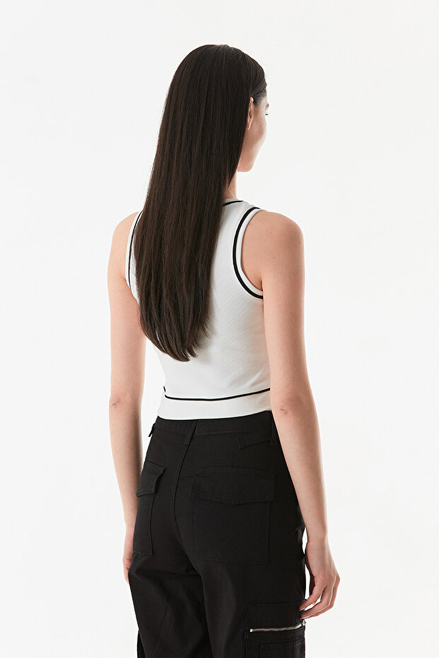 جسم مضلع برقبة على شكل حرف U - 6