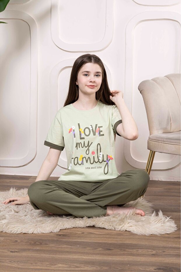 Young Girl Figured Short Sleeve Pajama Set