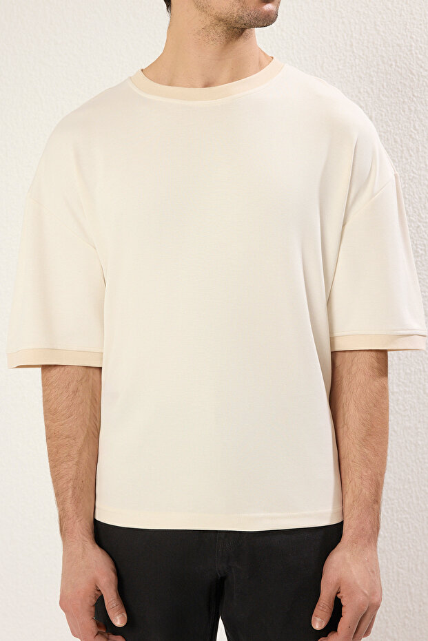 Ekru Boxy Fit/Kare Kesim Yumuşak Doku İnterlok Kumaş T-Shirt TMNSS25TS00078 - 6