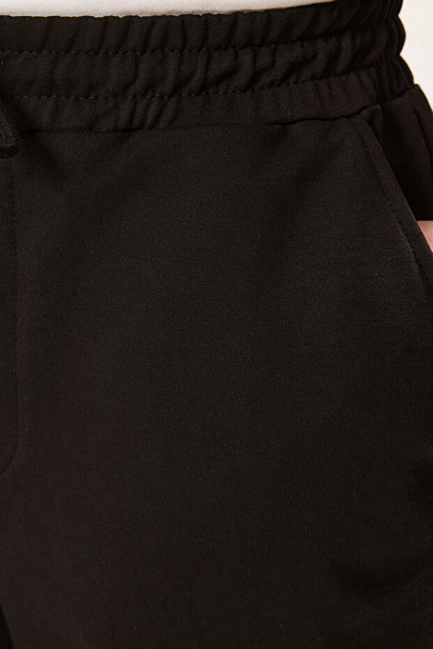 Basic Siyah Oversize/Geniş Kesim Lastik Belli Bağcıklı Şort TMNSS22SR0257 - 4