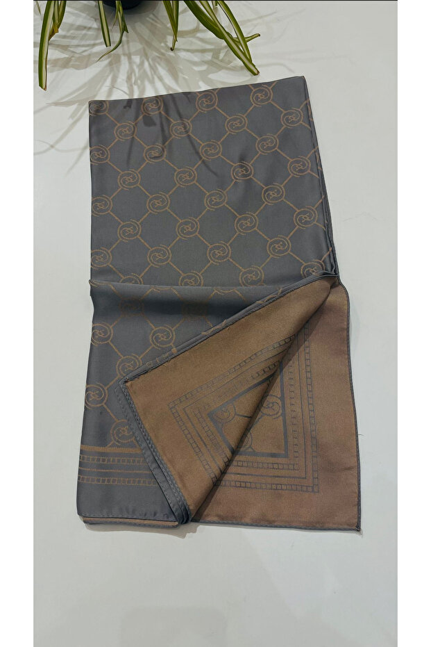 وشاح من القطن الجاكار بنمط V - 1