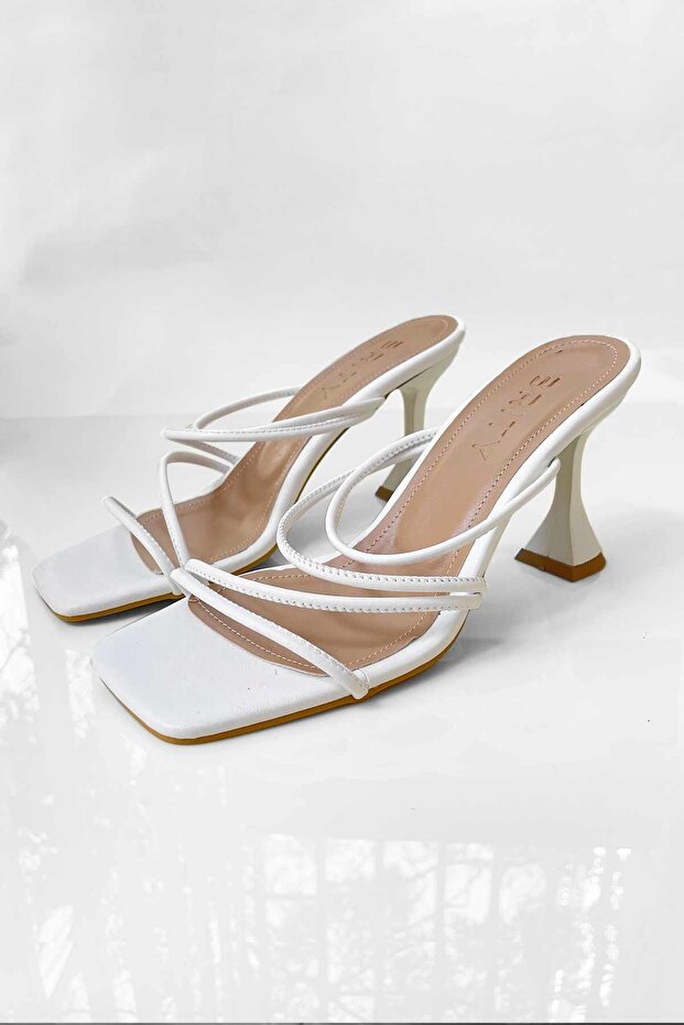 Çapraz Bantlı Topuklu Sandalet - 6