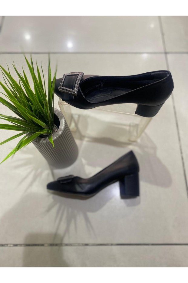 Black Skin Leather Buckle Accessory Thick Heel Women's Shoes