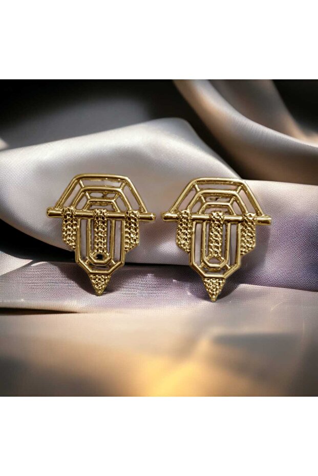 Knight Model Serenay Earrings