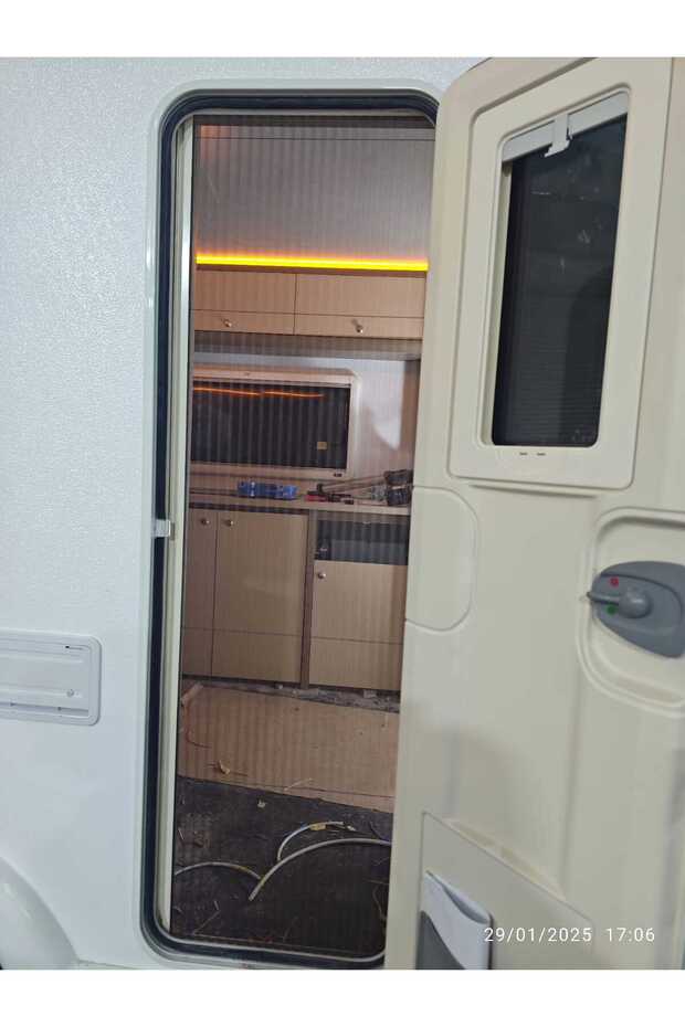 KARAVAN KAPI SİNEKLİK - 3