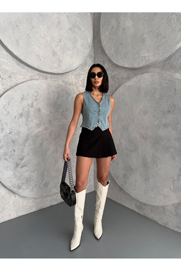 Buttoned V-Neck Denim Vest - 3