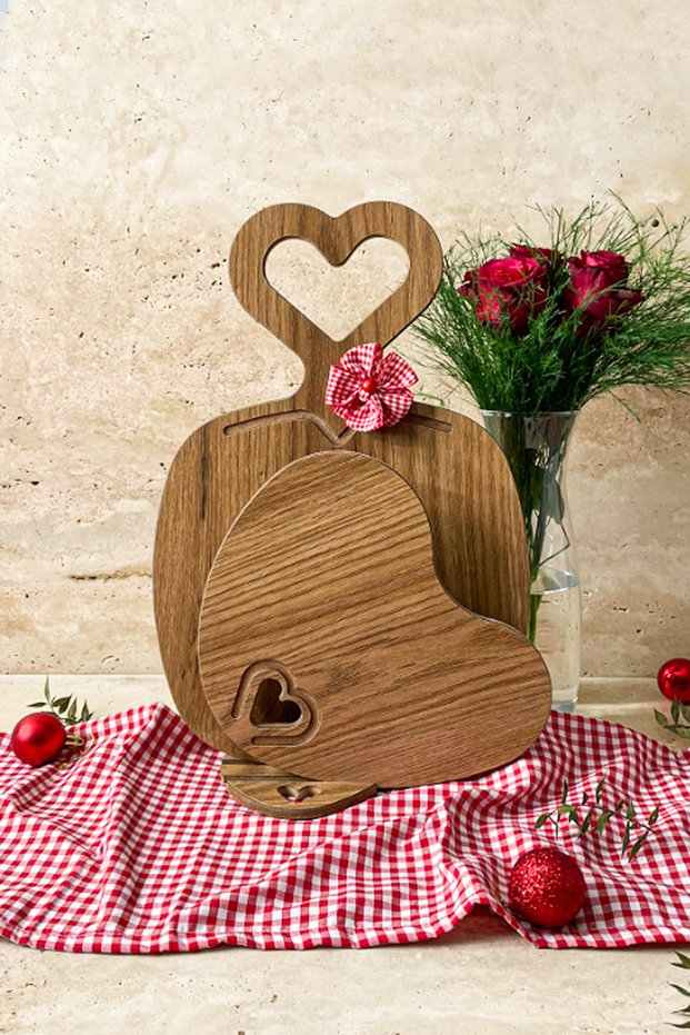Valentine's Day Series Presentation Cutting Board and Stand 3 Pieces Wooden Look 8 mm Mdf
