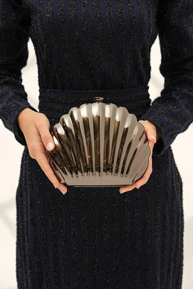 Anthracite Metal Oyster Bag