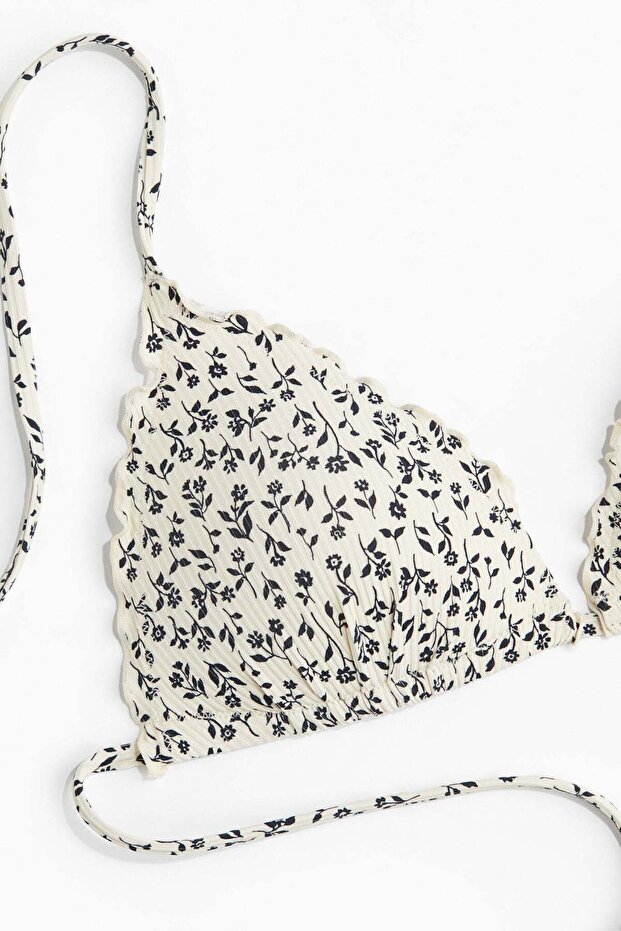 الجزء العلوي من بيكيني مثلث الشكل - 5