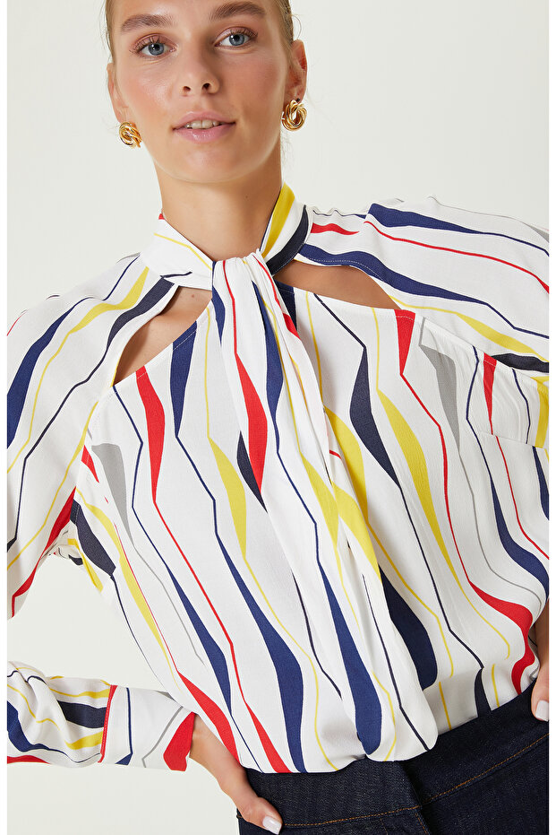 Beyaz Desenli Bluz - 1