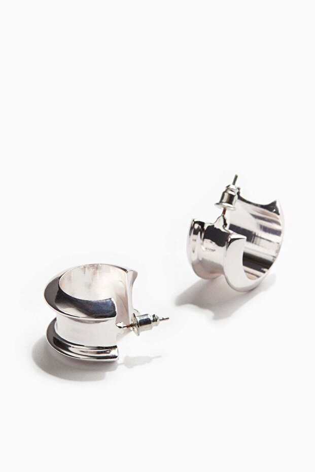 Wide hoop earrings