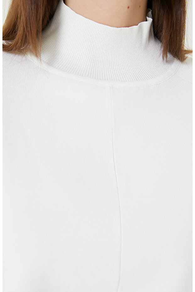 Kırık Beyaz Rahat Kalıp Basıc Triko Kazak - 5