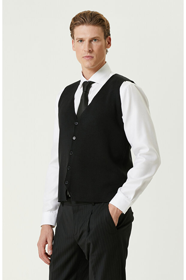 Siyah Triko Yelek - 1