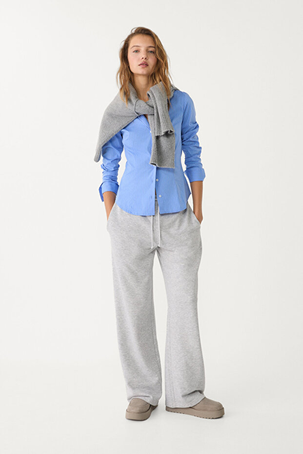 Vücuda oturan çizgili basic gömlek - 2