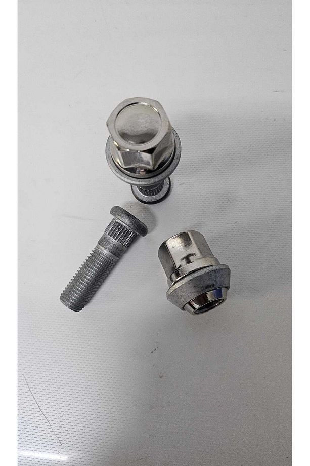 Ford Connect bijon ve çelik somun takım kutu içinde bir adet bijon ve bir adet çelik somon - 1