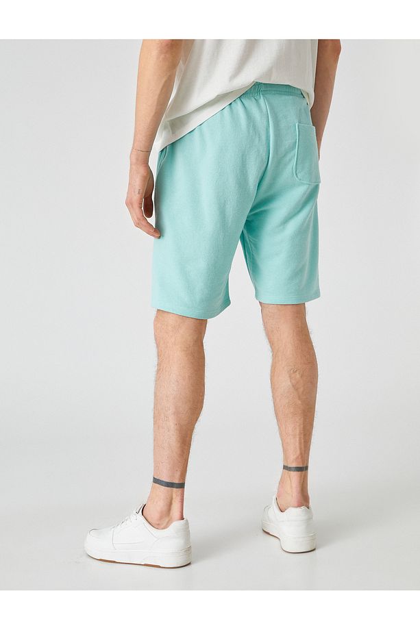 Slim Fit Aslan Işlemeli Şort - 4