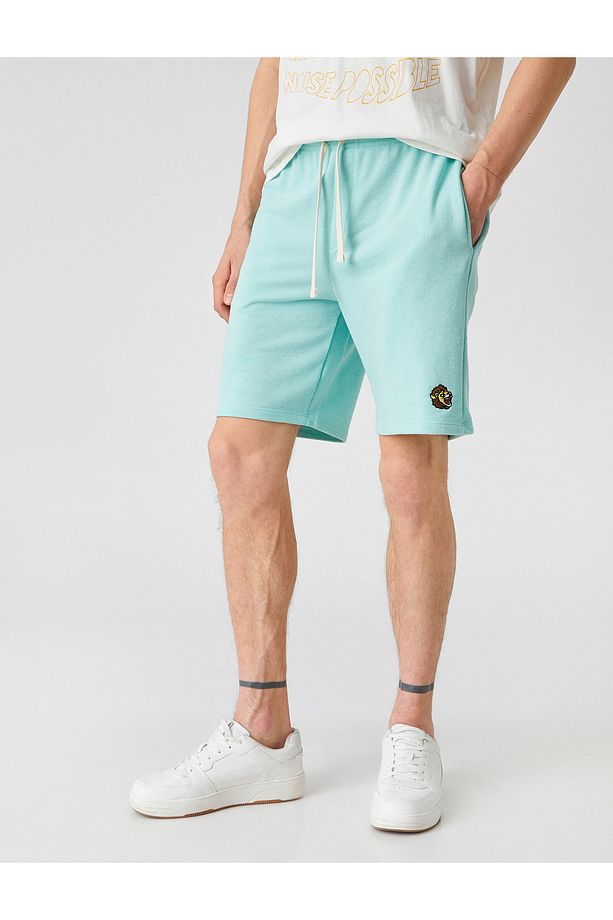 Slim Fit Aslan Işlemeli Şort - 3