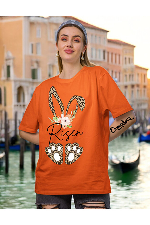 Rabbit Risen Women's Oversize T-Shirt