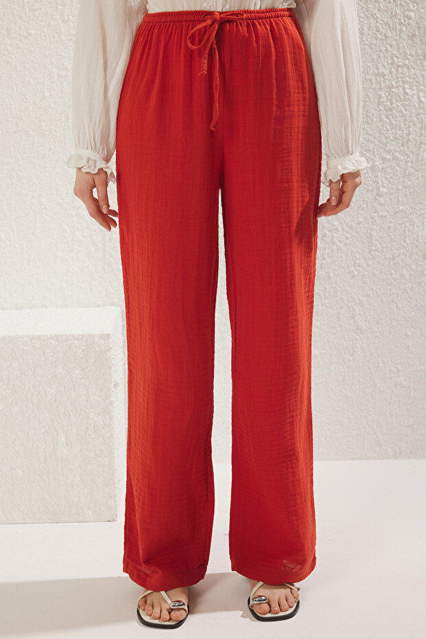 Koyu Kırmızı Müslin Beli Lastikli İnce Kumaş Wide Leg/Geniş Paça Dokuma Pantolon TWOSS25PL00067 - 5