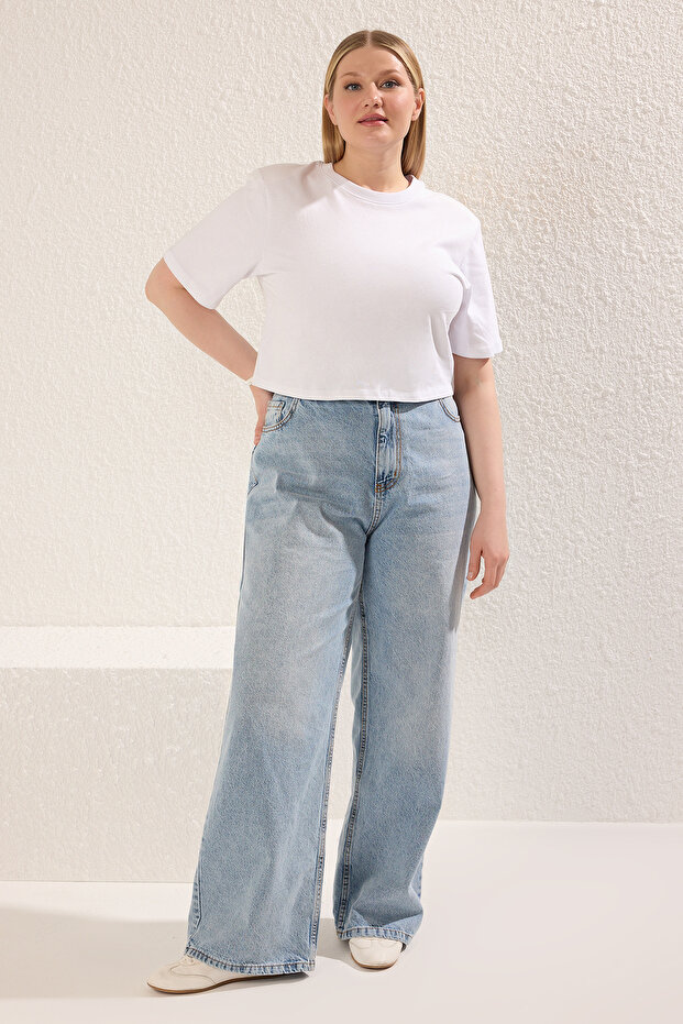 Jasnoniebieskie jeansy z wysokim stanem i szerokimi nogawkami w dużych rozmiarach TBBAW23CJ00020 - 1