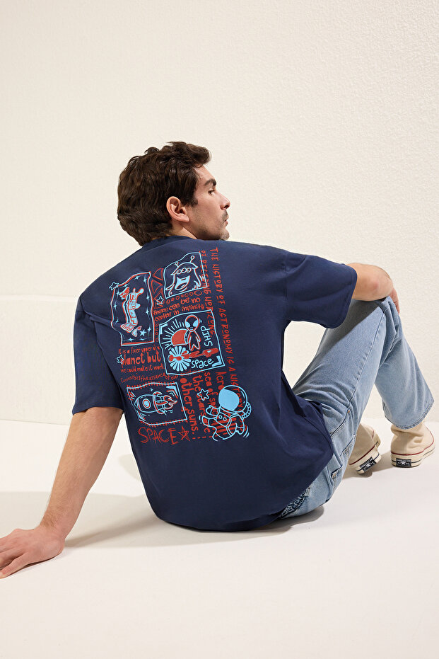 Lacivert Oversize/Geniş Kesim %100 Pamuklu Sırt Baskılı Kısa Kollu T-Shirt TMNSS23TS00168 - 1
