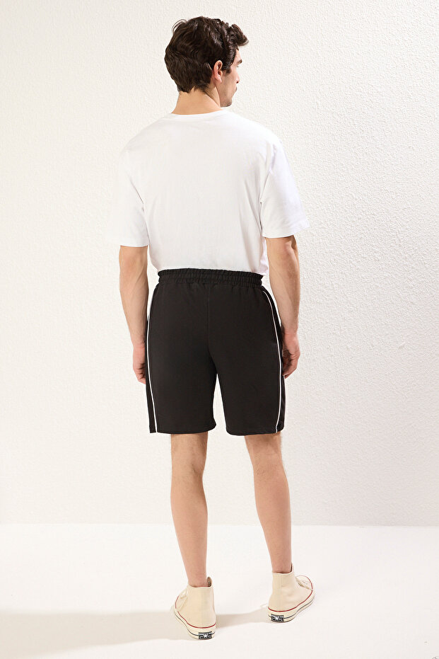 Siyah Regular/Normal Kesim Biyeli Şort & Bermuda TMNSS25SR00024 - 5