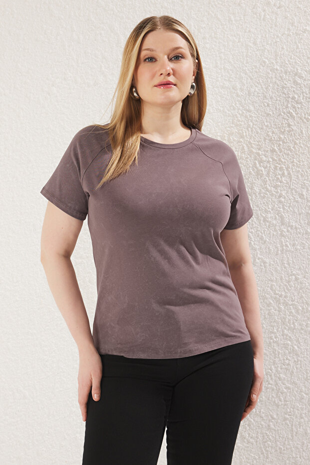 Gri Bisiklet Yaka Yıkamalı Örme Büyük Beden T-shirt TBBSS25BF00005 - 2