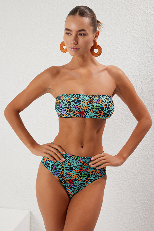 Leopar Desenli Straplez Kaplı Hipster Yüksek Bel Bikini Takımı TBESS22BT0018 - 1