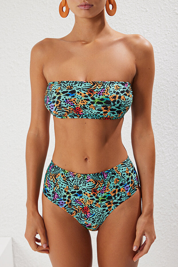 Leopar Desenli Straplez Kaplı Hipster Yüksek Bel Bikini Takımı TBESS22BT0018 - 3