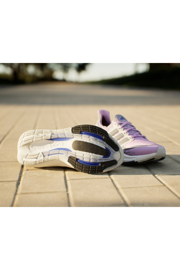 حذاء الجري Ultraboost - مناسب للاستخدام اليومي والتدريب، ملون - 7