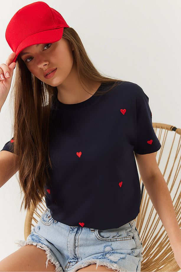 Kadın Kalp Nakışlı Tshirt 60602004 - 1