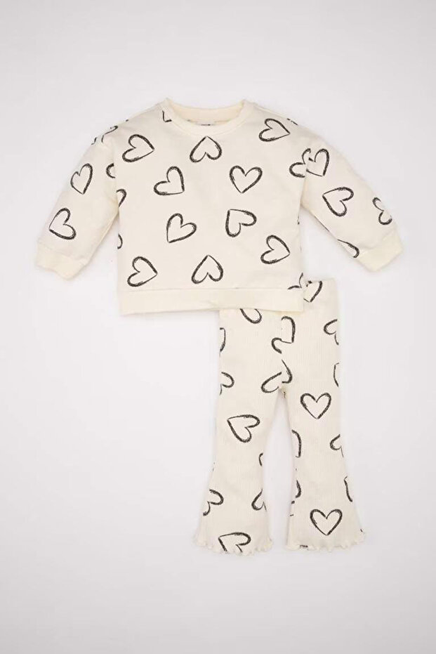 Baby Girl 2-Piece Set Heart Patterned Crew Neck Sweatshirt Top with Elastic Waist and Flared Bottoms