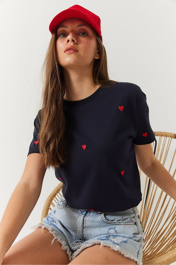 Kadın Kalp Nakışlı Tshirt 60602004 - 2