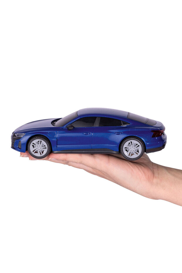 RC Araba Audi E Tron GT 24668 - 3