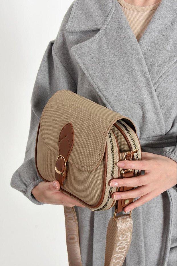 Women's Bag with Cover Detail, Three Compartments, Crossbody, Width: 25 Cm, Length: 20 Cm, Width: 9 cm