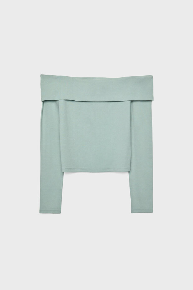 Off-the-shoulder top - 5