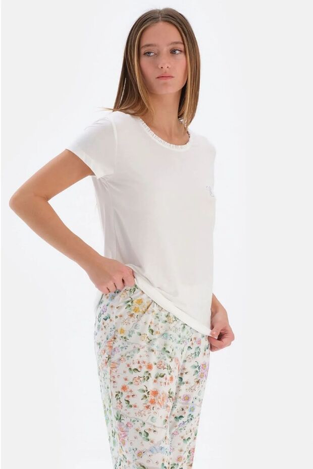 33570 Women White Short Sleeve Pajamas Set