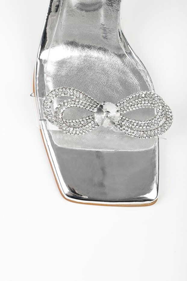 Ezüst színű átlátszó masni kő részletes sarkú női cipő - 7