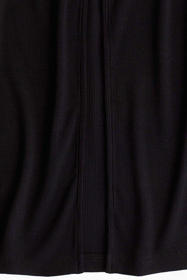 Ribbed pencil skirt
