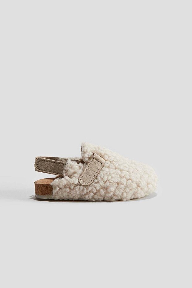 Fluffy slippers - 1