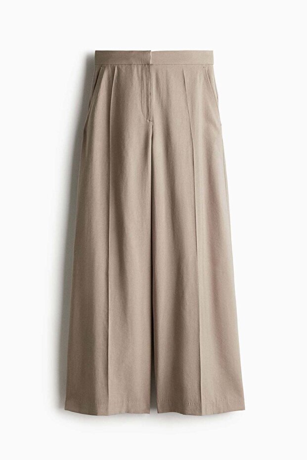 Wide trousers