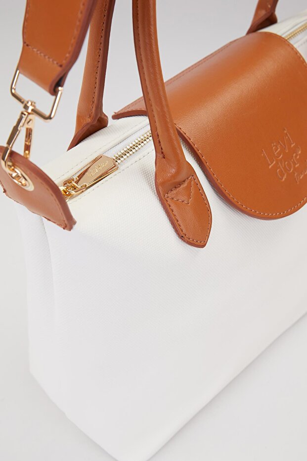 حقيبة يد بحزام تريند باللون الأبيض - 3