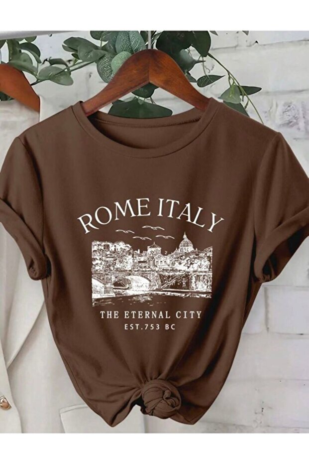 تي شيرت أساسي مطبوع بنمط روما إيطاليا