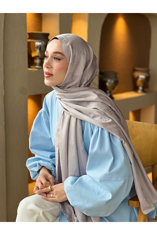شال بنمط اللوز من سلسلة الجاكار الحريرية