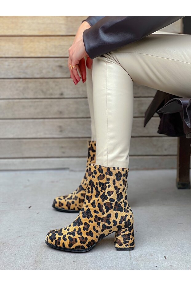 أحذية Feli Feather Leopard ذات الكعب السميك