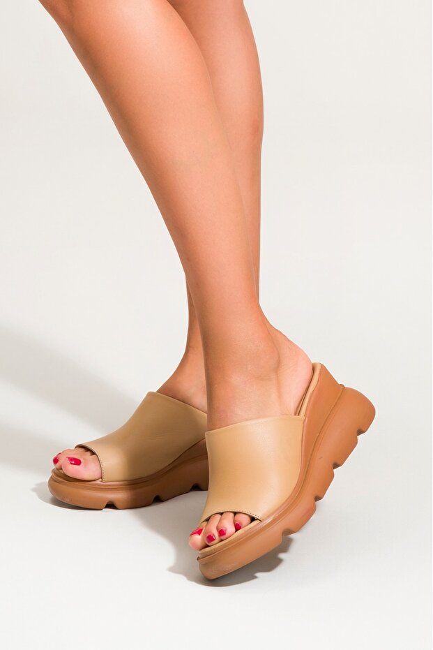 Women's Genuine Leather Wedge Heeled Slippers 6307 Caramel