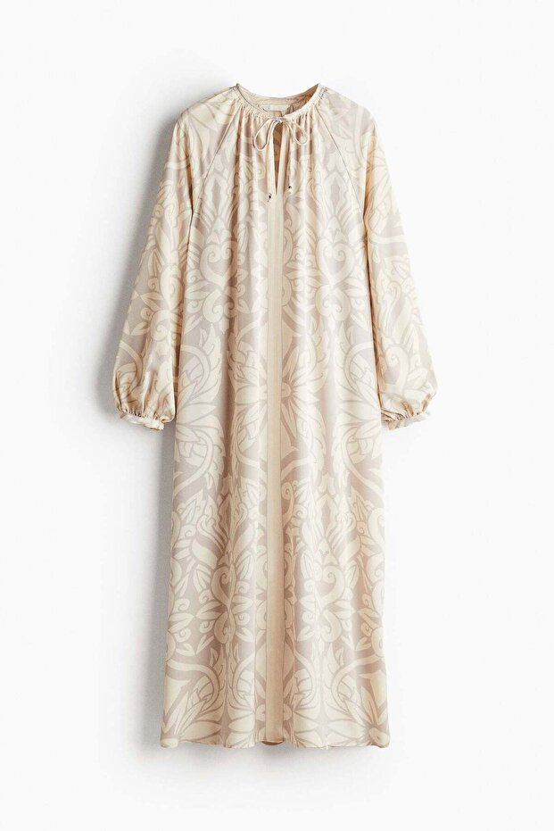 Balloon-sleeved dress