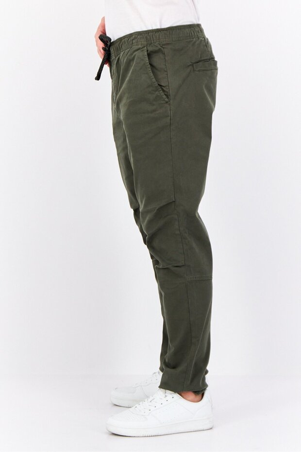 بنطال تشينو سادة بقصّة عادية للرجال، زيتوني - 2